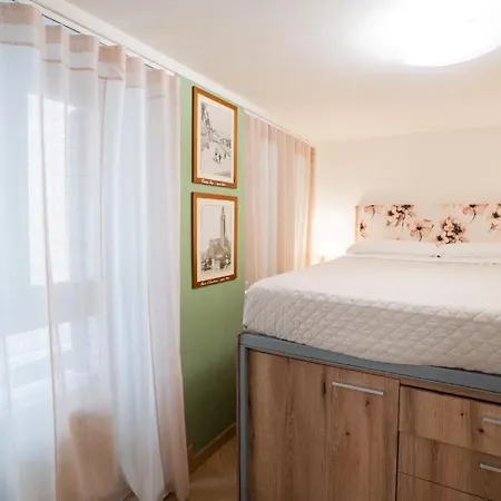 Apartment Domus - Borsari Pied-a-terre *